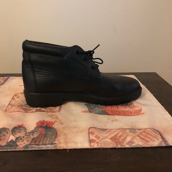 Boots - Picture 4 of 8